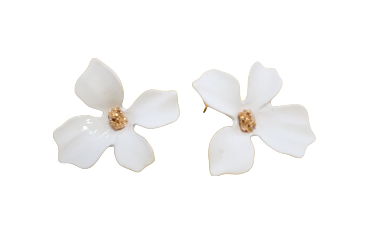 Aretes flor blanca